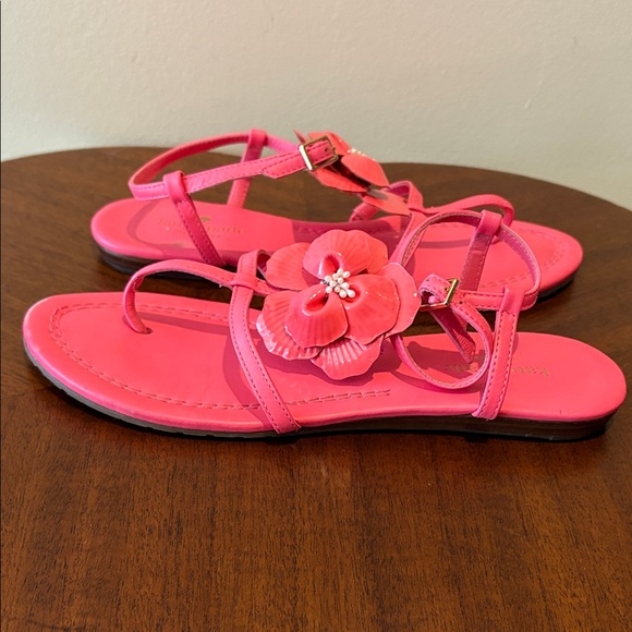 Kate Spade sandals bright coral/pink
Leather/patent leather flowers size 8
EUC - Picture 4 of 8